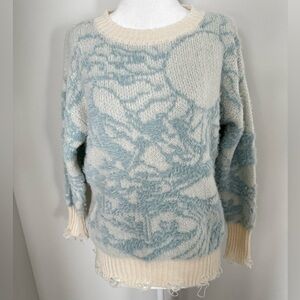 Cozy Blue and Cream 𝒅𝒊𝒔𝒕𝒓𝒆𝒔𝒔𝒆𝒅 Sweater